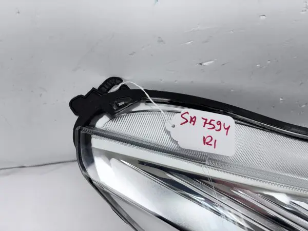2017 2018 2019 ford escape halogen led front right oem headlight gj5413w029bf - Image 16