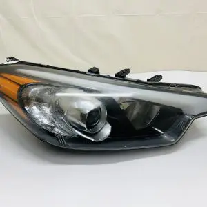 2014 2015 2016 KIA FORTE HALOGEN NO LED  RIGHT OEM HEADLIGHT 92102A7200