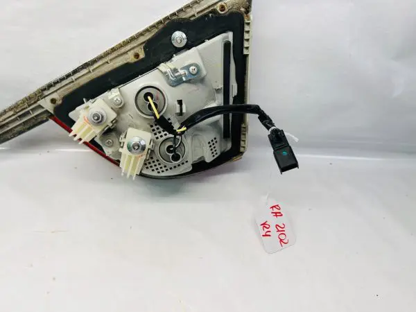 2012 2013 2014 2015 2016 2017 BUICK VERANO REAR LEFT INNER OEM TAIL LIGHT - Image 9
