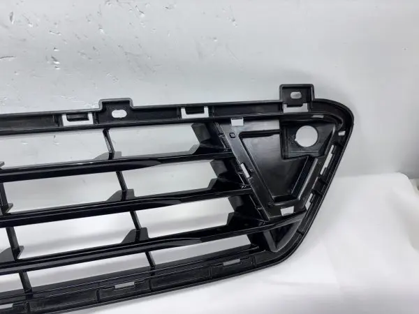 OEM 2020 2021 2022 2023 2024 cadillac xt5 Lower front Bumper grille 84776042 - Image 2