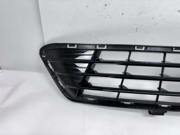 OEM 2020 2021 2022 2023 2024 cadillac xt5 Lower front Bumper grille 84776042 - Image 9