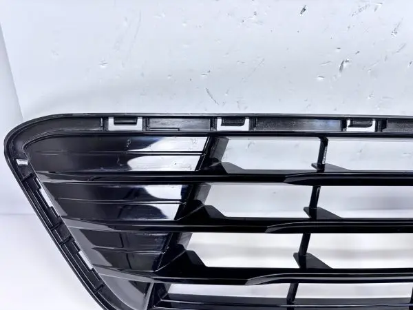 OEM 2020 2021 2022 2023 2024 cadillac xt5 Lower front Bumper grille 84776042 - Image 12