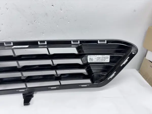OEM 2020 2021 2022 2023 2024 cadillac xt5 Lower front Bumper grille 84776042 - Image 18