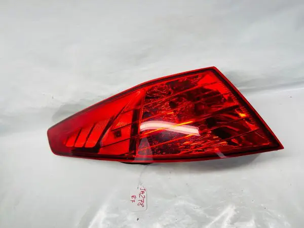92401-4C  2011 2012 2013 KIA OPTIMA REAR LEFT OEM TAIL LIGHT - Image 2