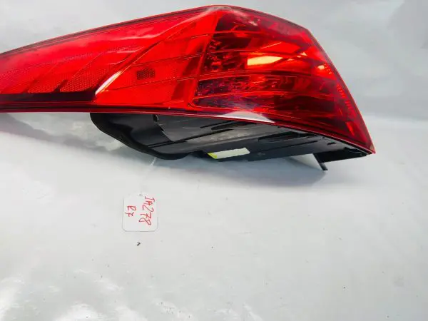 92401-4C  2011 2012 2013 KIA OPTIMA REAR LEFT OEM TAIL LIGHT - Image 8