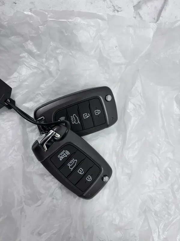 OEM 81900S2d00 2019-2023 Hyundai Sant Fe Cylinder And Keys Ignition Lock - Image 2