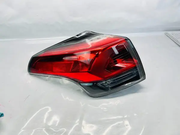 815600R6100 2016 2017 2018 TOYOTA RAV4 REAR LEFT OEM TAIL LIGHT