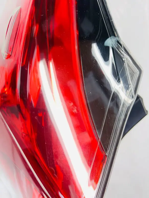 815600R6100 2016 2017 2018 TOYOTA RAV4 REAR LEFT OEM TAIL LIGHT - Image 5