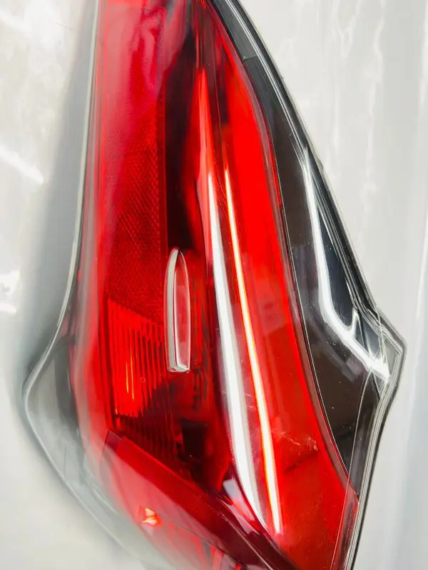 815600R6100 2016 2017 2018 TOYOTA RAV4 REAR LEFT OEM TAIL LIGHT - Image 7