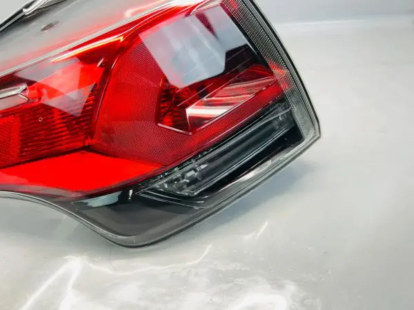 815600R6100 2016 2017 2018 TOYOTA RAV4 REAR LEFT OEM TAIL LIGHT - Image 9