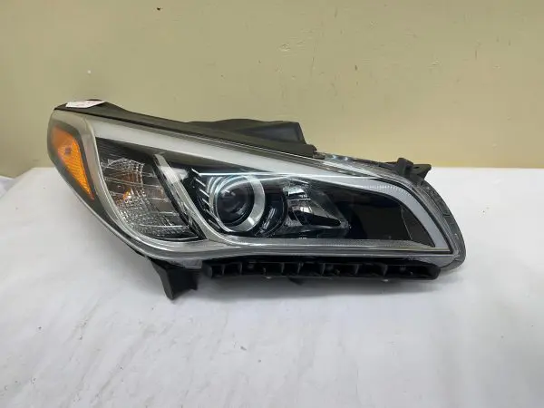 NICE 92102-C2000 2015 2016 2017 HYUNDAI SONATA HALOGEN FRONT RIGHT OEM HEADLIGHT