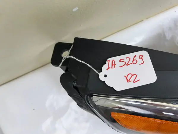 NICE 92102-C2000 2015 2016 2017 HYUNDAI SONATA HALOGEN FRONT RIGHT OEM HEADLIGHT - Image 11