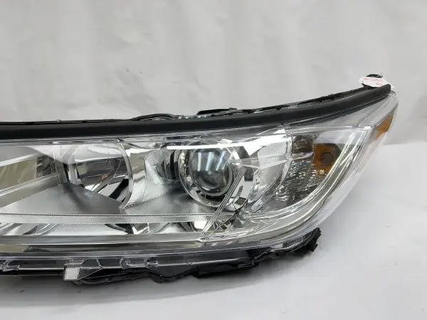 2017 2018 2019 TOYOTA HIGHLANDER HALOGEN FRONT LEFT OEM HEADLIGHT - Image 4