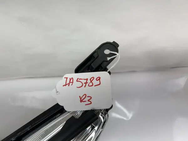 2017 2018 2019 TOYOTA HIGHLANDER HALOGEN FRONT LEFT OEM HEADLIGHT - Image 9