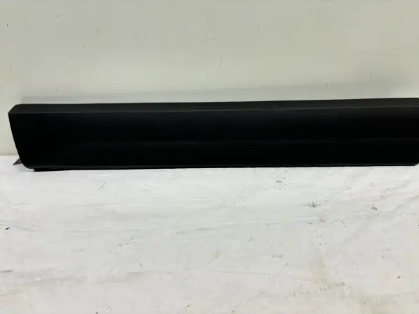 OEM 2022 2023 2024 Rivian R1T Front Left Lower Door Molding Cladding PT00000332