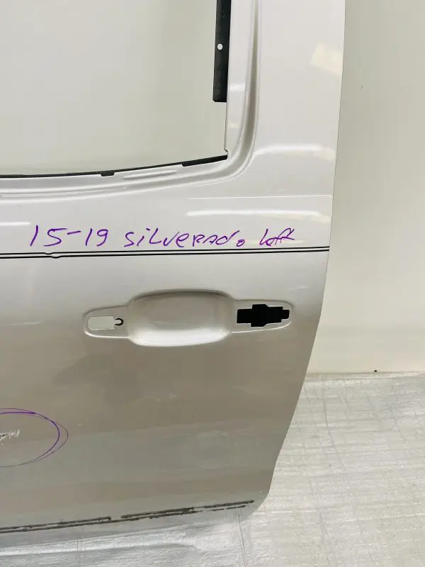 2014 2015 2016 2017 2018  CHEVY SILVERADO 1500 CREW CAB REAR LEFT OEM DOOR - Image 5