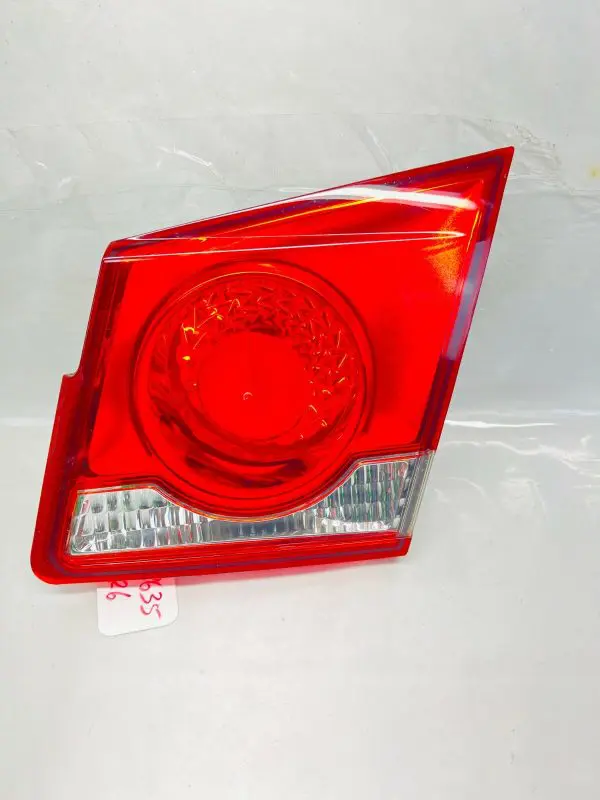 2011 2012 2013 2014 2015 CHEVY CRUZE HALOGEN REAR RIGHT INNER OEM TAIL LIGHT
