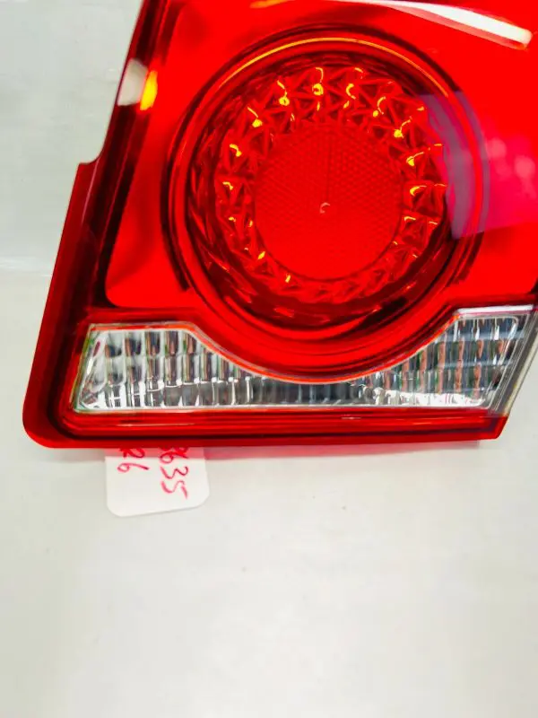 2011 2012 2013 2014 2015 CHEVY CRUZE HALOGEN REAR RIGHT INNER OEM TAIL LIGHT - Image 3