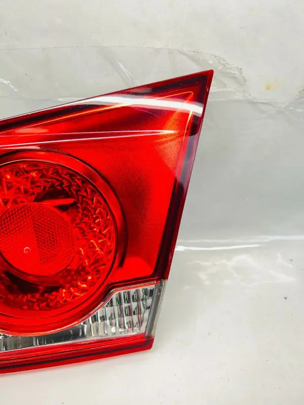 2011 2012 2013 2014 2015 CHEVY CRUZE HALOGEN REAR RIGHT INNER OEM TAIL LIGHT - Image 5