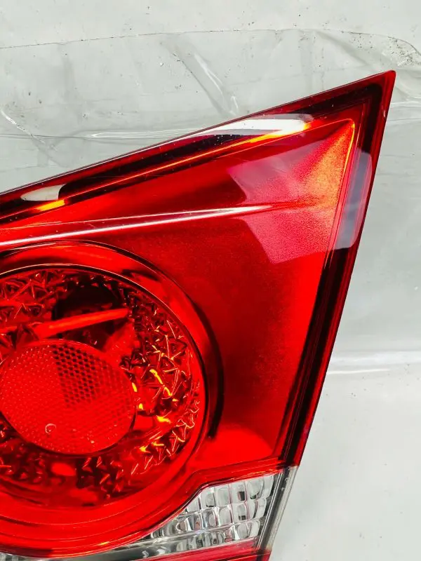 2011 2012 2013 2014 2015 CHEVY CRUZE HALOGEN REAR RIGHT INNER OEM TAIL LIGHT - Image 6