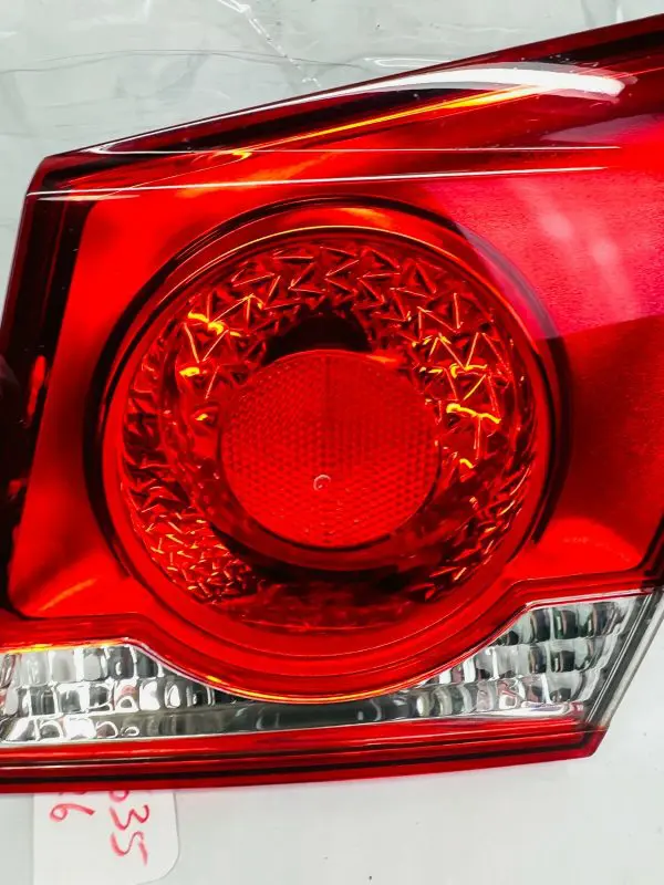2011 2012 2013 2014 2015 CHEVY CRUZE HALOGEN REAR RIGHT INNER OEM TAIL LIGHT - Image 7