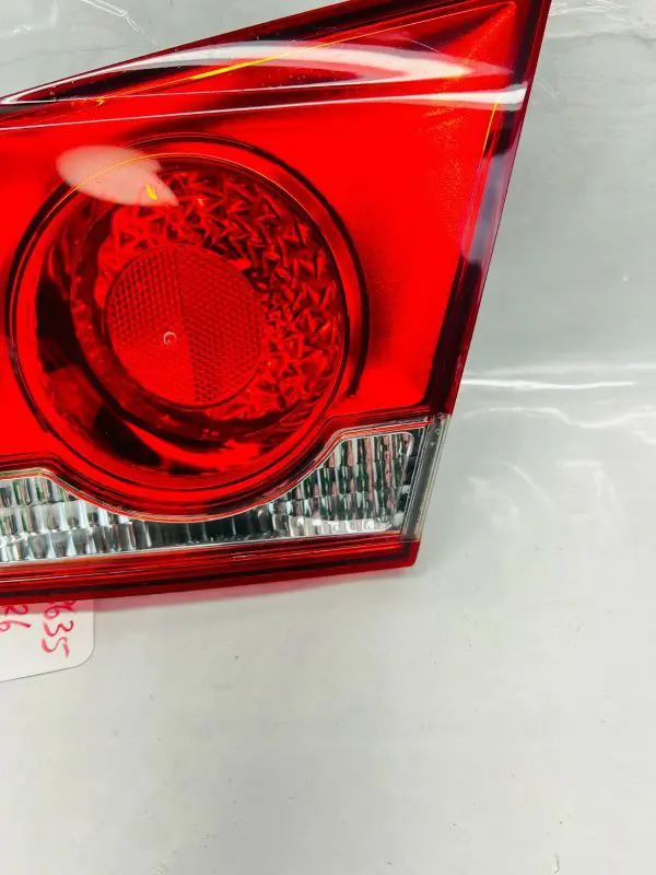 2011 2012 2013 2014 2015 CHEVY CRUZE HALOGEN REAR RIGHT INNER OEM TAIL LIGHT - Image 8