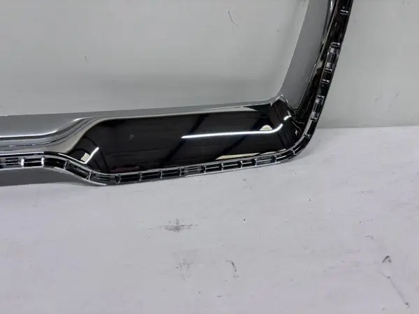 OEM 2018 2019 2020 2021 LINCOLN NAVIGATOR FRONT GRILLE MOLDING TRIM  jl7z8419aa - Image 2