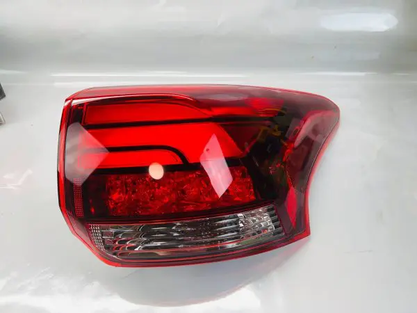 MINT 2016 2017 2018 2019 2020 MITSUBISHI OUTLANDER LED REAR RIGHT OEM TAIL LIGHT