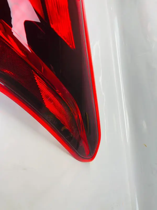 MINT 2016 2017 2018 2019 2020 MITSUBISHI OUTLANDER LED REAR RIGHT OEM TAIL LIGHT - Image 2