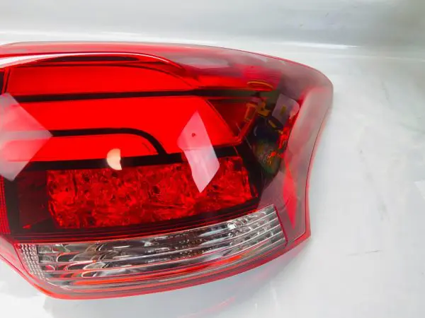 MINT 2016 2017 2018 2019 2020 MITSUBISHI OUTLANDER LED REAR RIGHT OEM TAIL LIGHT - Image 5