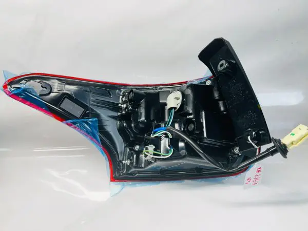 MINT 2016 2017 2018 2019 2020 MITSUBISHI OUTLANDER LED REAR RIGHT OEM TAIL LIGHT - Image 10