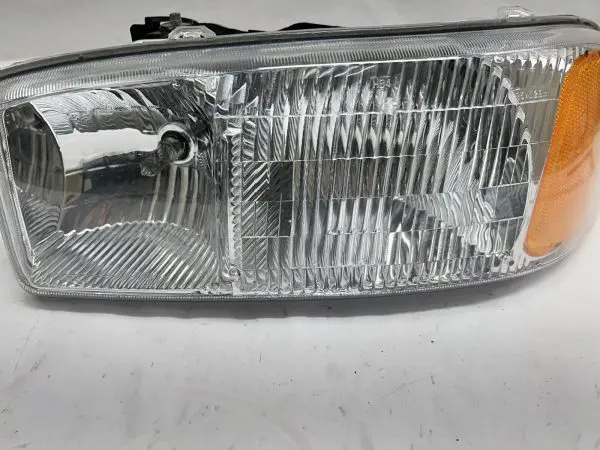 1999-2001 2002 2003 2004 2005 2006 Gmc Sierra Gmc Yukon Front Left Headlight - Image 5