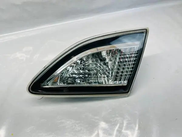 2010 2011 2012 2013 MAZDA3 INNER REAR RIGHT OEM TAIL LIGHT