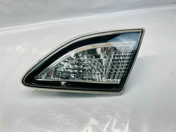 2010 2011 2012 2013 MAZDA3 INNER REAR RIGHT OEM TAIL LIGHT - Image 2