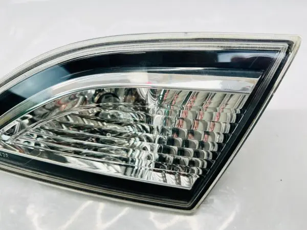 2010 2011 2012 2013 MAZDA3 INNER REAR RIGHT OEM TAIL LIGHT - Image 5