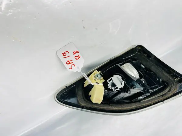 2010 2011 2012 2013 MAZDA3 INNER REAR RIGHT OEM TAIL LIGHT - Image 7