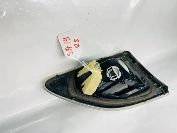 2010 2011 2012 2013 MAZDA3 INNER REAR RIGHT OEM TAIL LIGHT - Image 8