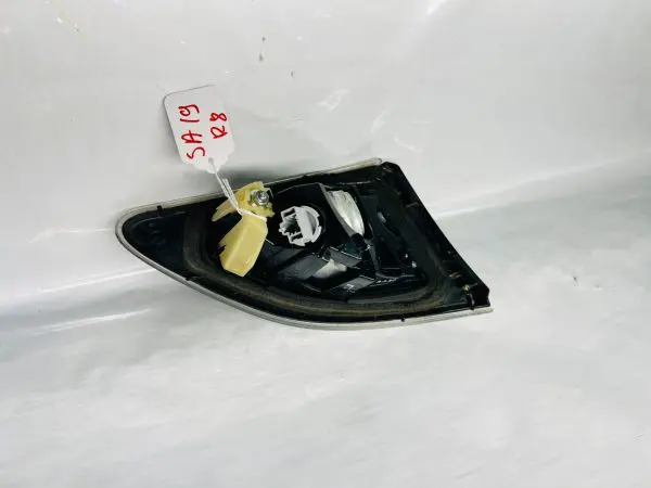2010 2011 2012 2013 MAZDA3 INNER REAR RIGHT OEM TAIL LIGHT - Image 9