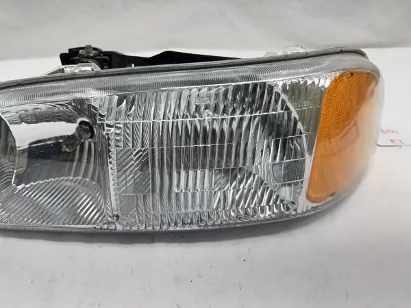 1999-2001 2002 2003 2004 2005 2006 Gmc Sierra Gmc Yukon Front Left Headlight - Image 6