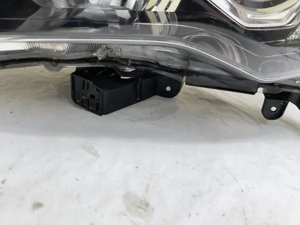 ALL TABS 2014 2015 2016 2017 2018 2019 2020 TOYOTA 4RUNNER LEFT OEM HEADLIGHT - Image 10