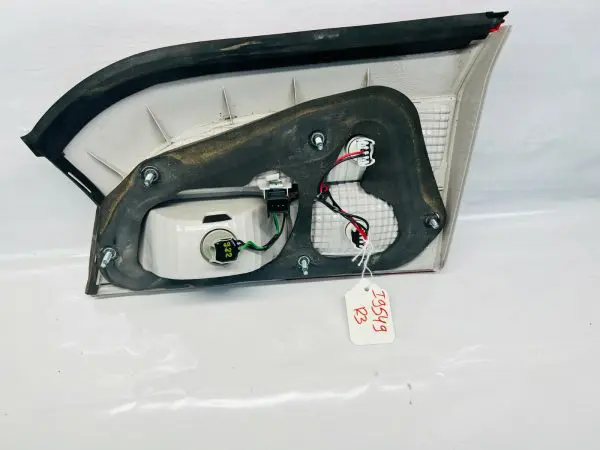 2010 2011 2012 2013 2014 2015 2016 2017 GMC TERRAIN LEFT INNER OEM TAIL LIGHT - Image 9