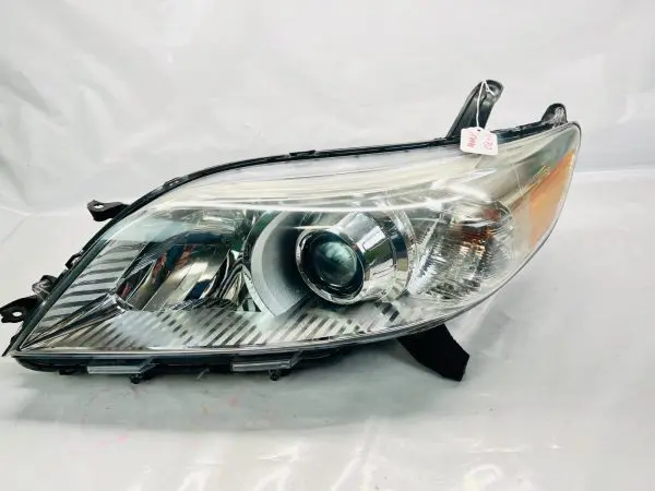 2011 2012 2013 2014 2015 2016 17 18 19 20 TOYOTA SEINNA FRONT LEFT OEM HEADLIGHT - Image 2