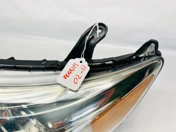 2011 2012 2013 2014 2015 2016 17 18 19 20 TOYOTA SEINNA FRONT LEFT OEM HEADLIGHT - Image 5