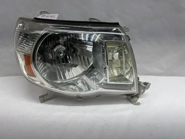 84086139  2016 2017 2018 BUICK ENVISION LID REAR RIGHT INNER OEM TAIL LIGHT