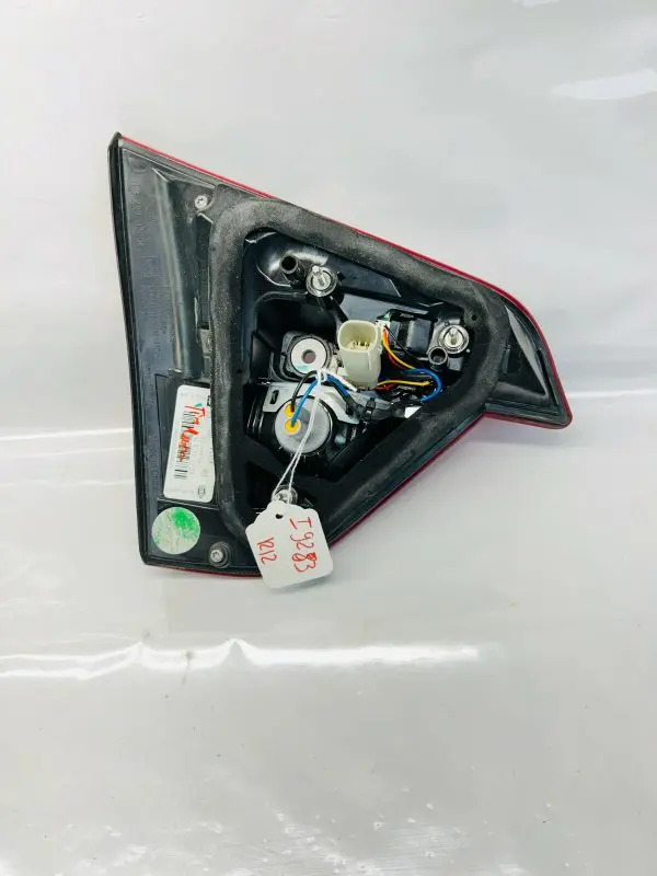84086139  2016 2017 2018 BUICK ENVISION LID REAR RIGHT INNER OEM TAIL LIGHT - Image 12
