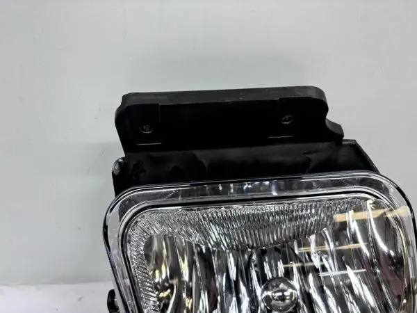 2003 2004 Chevy Silverado 2002-2006 Chevy Avalanche Front Left Fog Light TYC - Image 5