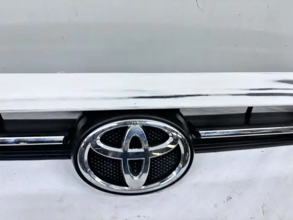 OEM 2020 2021 2022 2023 toyota 4runner upper front oem grille 53121-35100 - Image 8