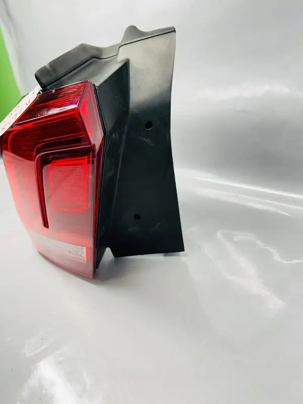 5NN945095A 2018-2020 2021 2022 2023 2024 VW TIGUAN LED REAR LEFT OEM TAIL LIGHT - Image 3