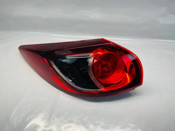 2013 2014 2015 2016 MAZDA CX5 HALOGEN  REAR LEFT OEM TAIL LIGHT - Image 2