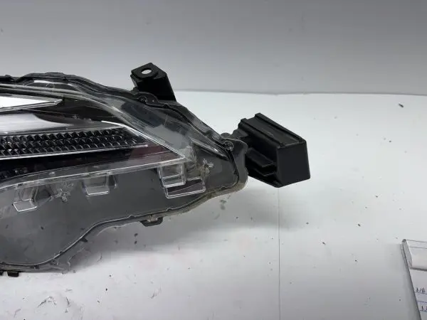2017 2018 2019 toyota corolla led front right oem headlight - Image 2